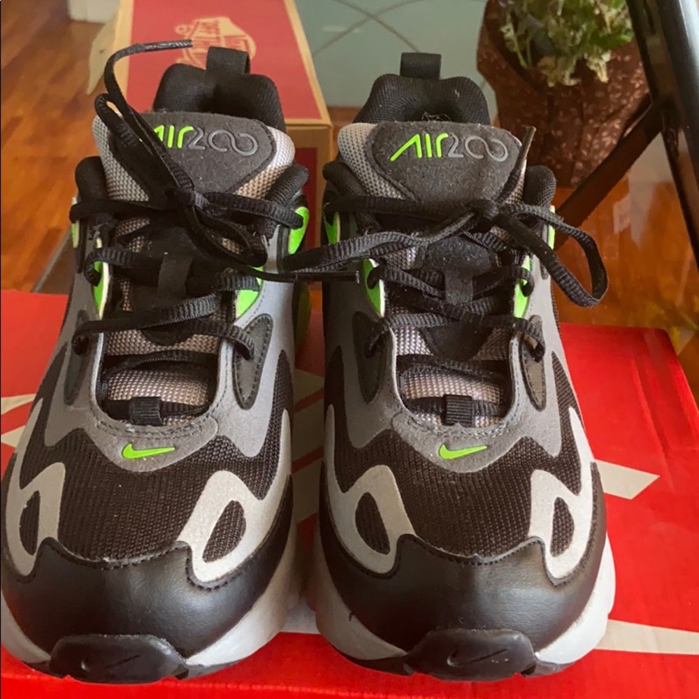 NIKE  5Y